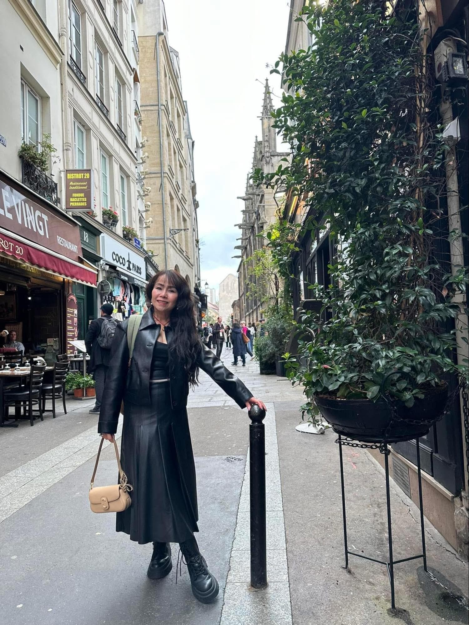 Kim - Owner of Island Nails